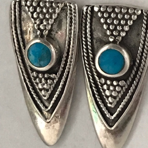 Jewelry - Gorgeous sterling and turquoise earring